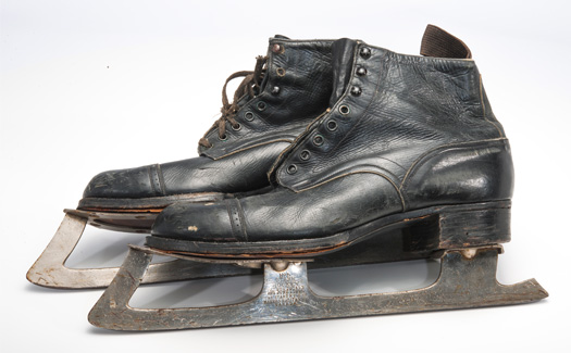Image of a pair of black Ice Skates made by the Starr Manufacturing Company.