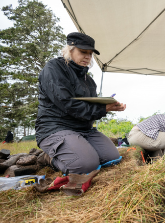 Vanessa Smith in the field of an archaeology dig.