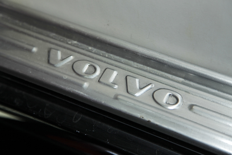 Volvo Canadian engine with VOLVO stamped in the metal.