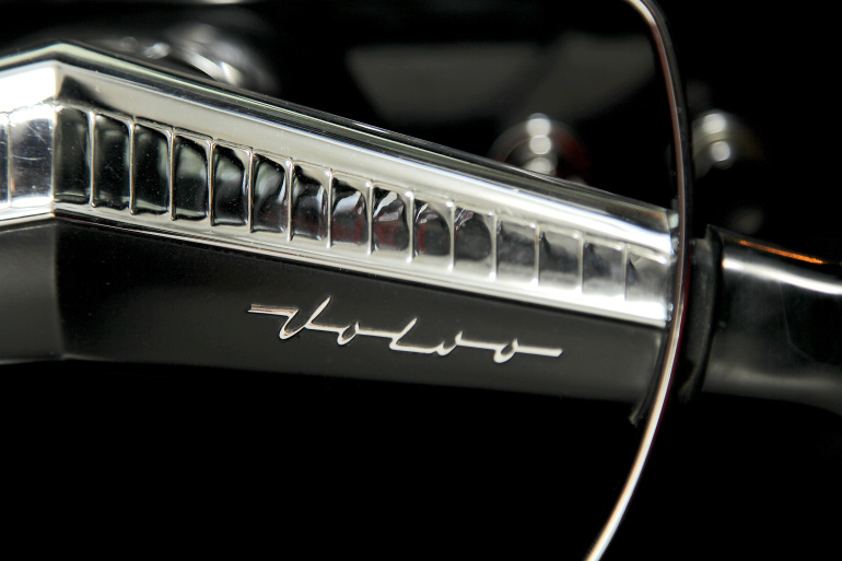 Volvo Canadian steering wheel