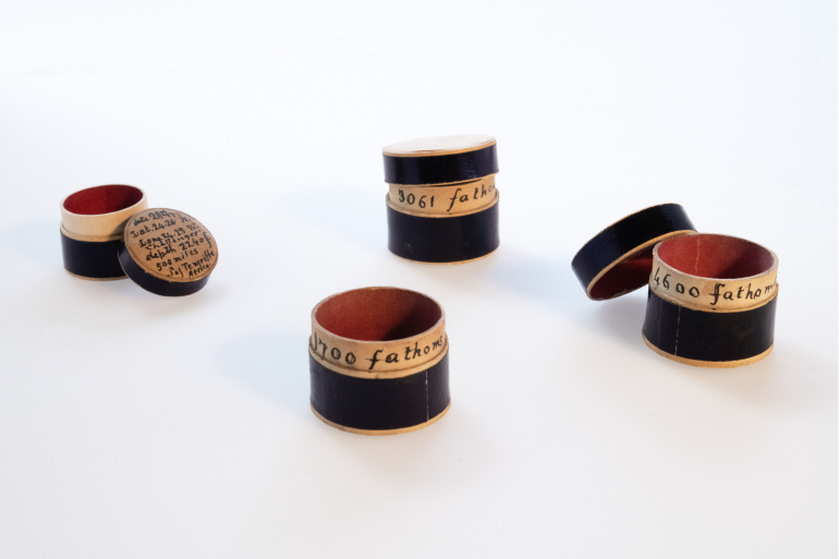 specimens containers