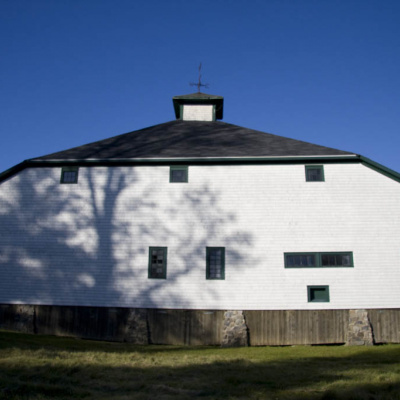 Barn, back.