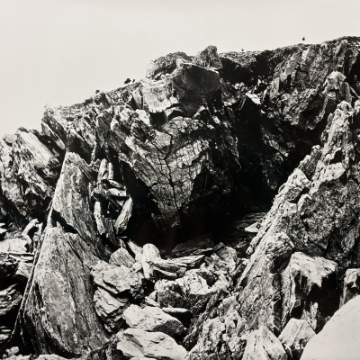  syncline, or fold, in rock along the shore near Point Pleasant Park